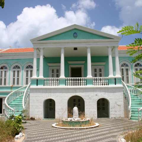 Willemstad, Scharloo, klassieke stadsvilla 4